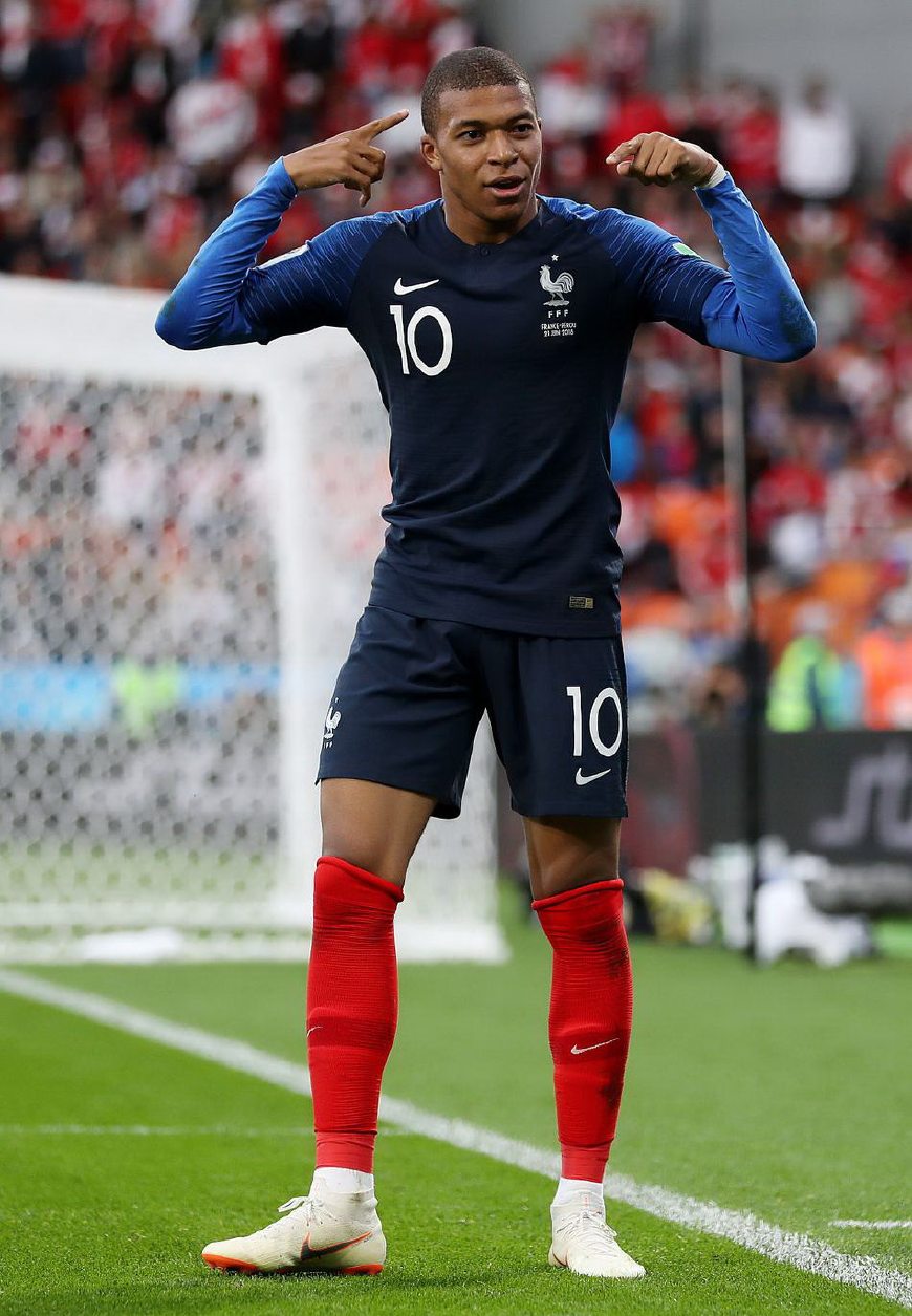 第103球！哈兰德英超进球数追平C罗，所需场次少122场（哈兰德收获英超第103球：追平C罗进球数，少踢122场完成）