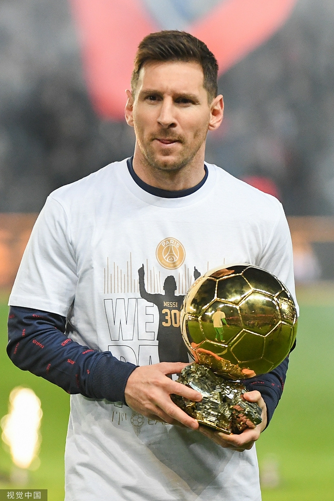 篮球湖人主力球员场上状态火热（湖人主力状态火爆，赛场火力全开）