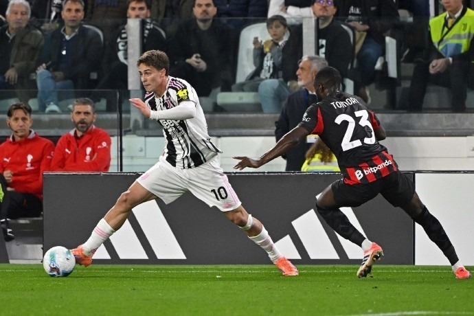 意天空：埃尔莫索伤愈复出，预计将在罗马对阵那不勒斯时首发（意天空：埃尔莫索痊愈回归，罗马战那不勒斯有望首发）