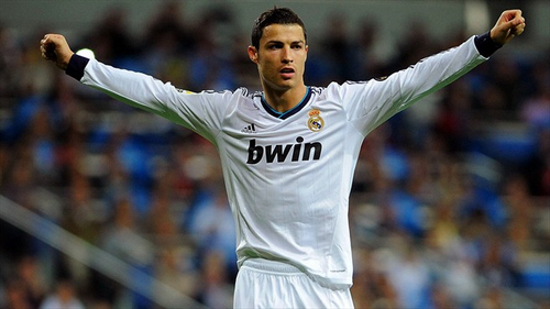 地上足球：皇马预定四大皆空！（地上足球：皇马恐赛季颗粒无收）