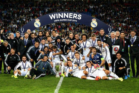 樊振东乒乓球欧冠首秀完胜，之后做出简约版C罗庆祝动作“Siu”（樊振东欧冠乒乓首秀横扫取胜，赛后做出简化版C罗“Siu”庆祝）