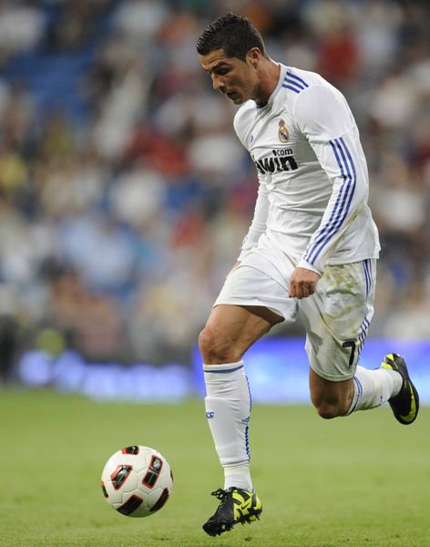 拜仁官方：于帕梅卡诺因负荷管理未进战圣保利大名单（拜仁官宣：于帕梅卡诺因负荷管理未进入对阵圣保利名单）