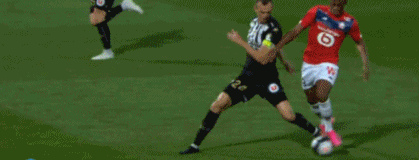 凯恩闪电帽子戏法，拜仁5-0横扫斯图加特，重回巅峰！