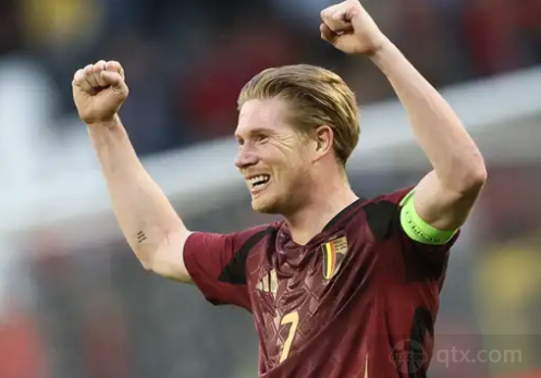 邮报：梅努希望冬窗离开曼联，有12家俱乐部对他感兴趣（邮报：梅努意欲今冬离开曼联，12家球队有意引进）