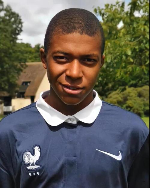 韩鹏：我是否留任是由俱乐部考虑，瓦科在我们心里已是金靴（韩鹏：去留由俱乐部决定，瓦科在我们心中已是金靴）