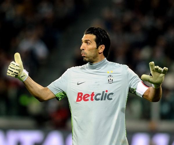 加泰媒体：巴塞罗那法院下令调查拉波尔塔诈骗投资者10万欧元（加泰媒体：巴塞罗那法院批准对拉波尔塔涉嫌骗取投资者10万欧元展开调查）