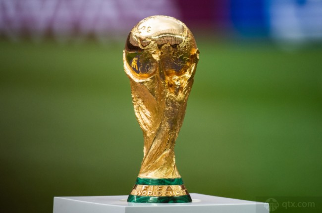 赖特：媒体在利用贝林被换下制造矛盾，这事他们能炒到世界杯（赖特：媒体借贝林被换大做文章，话题能炒到世界杯）